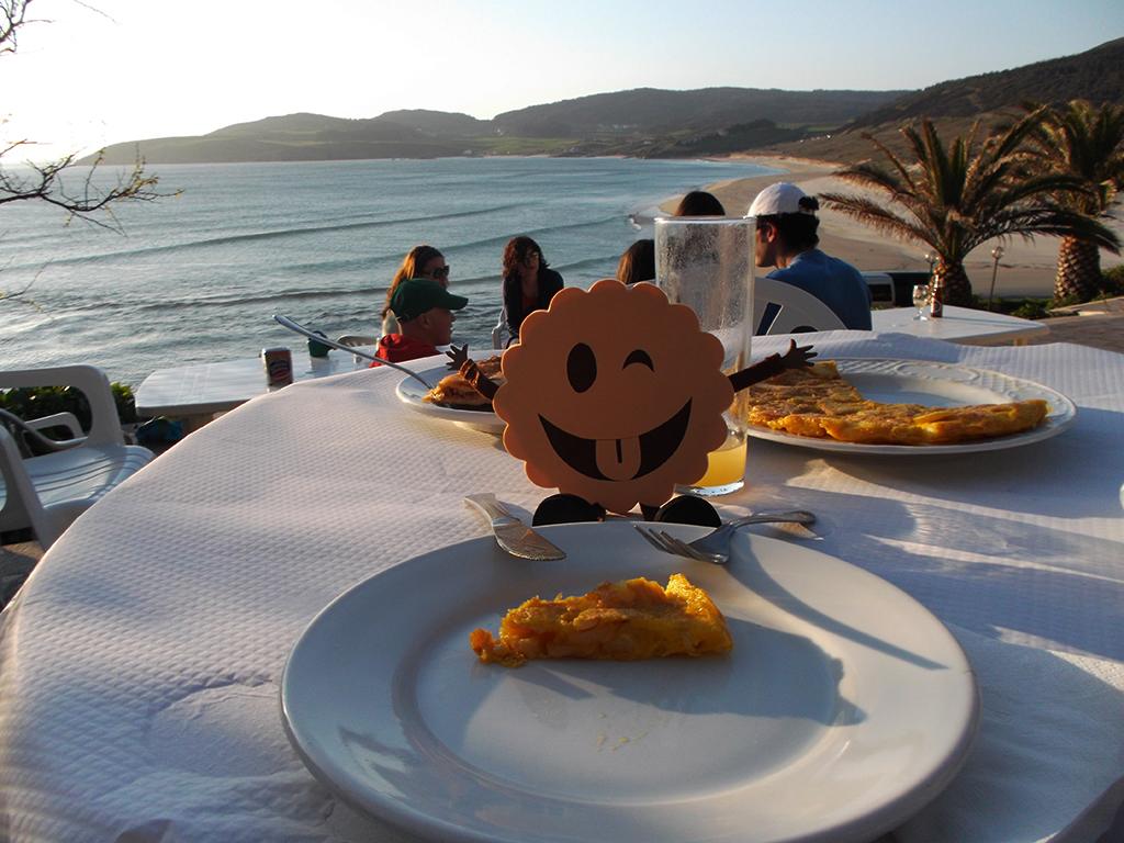 Cenando en la playa de Lires.