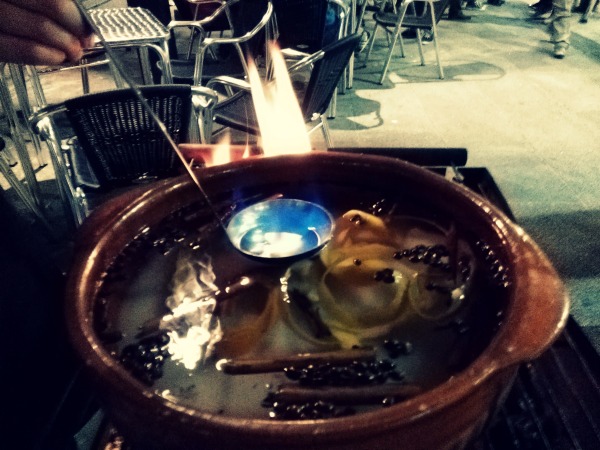 La queimada, un ingrediente esencial del San Juan en A Coruña