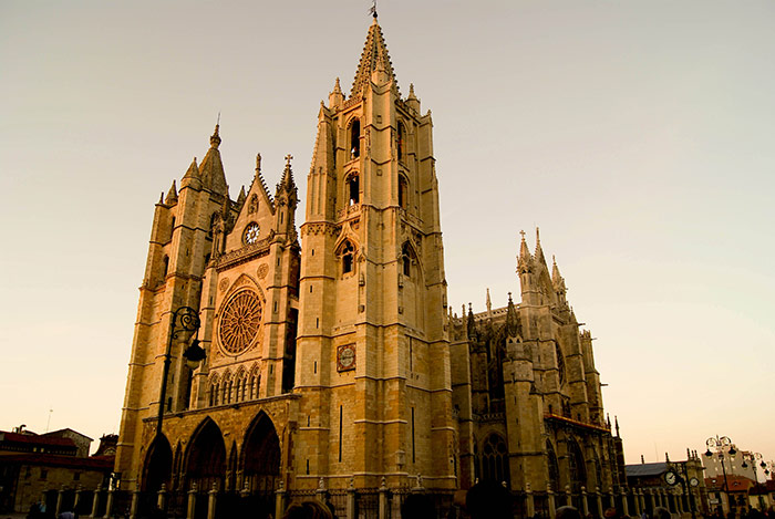La catedral de León, de paseo por la ciudad, turismo musical (concierto de Morgan).