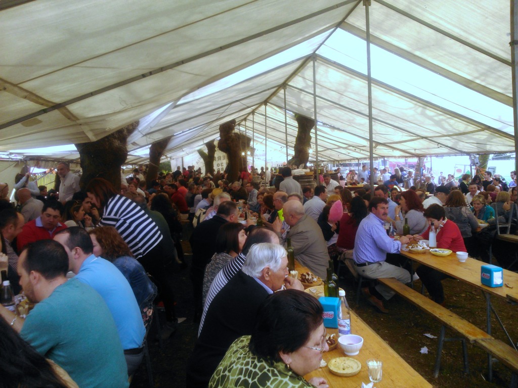 Comiendo en Lestedo.