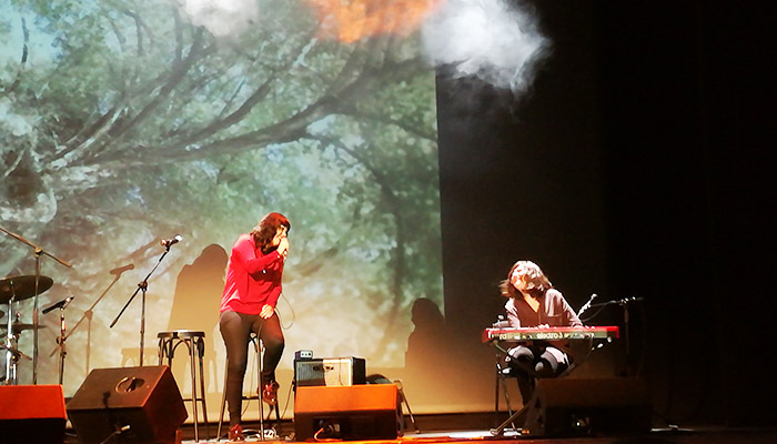 Silvia Penide y Carla López en el Teatro Colón