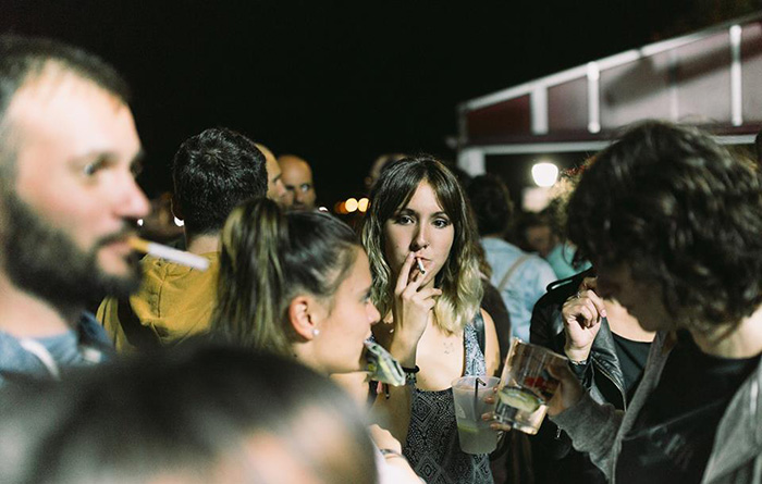 "Aledaños" del bar Fina Viñas en el que tocó Sen Senra.